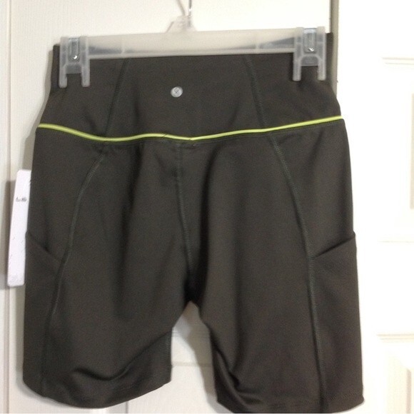 LAYER 8 Size X-Small Forest Green Core Bike Short Side Pocket NWT Qwick Dry - Picture 5 of 10